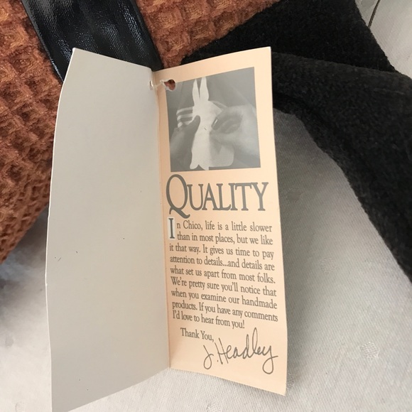 Woof Poof Black Cat - Picture 7 of 7